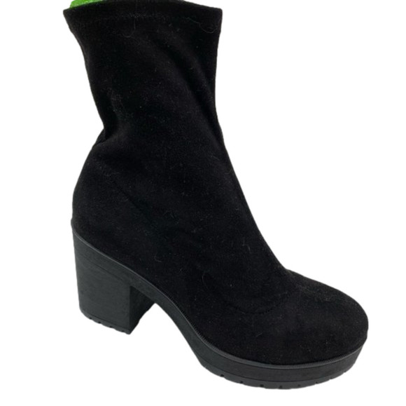 Bershka Faux Suede Black Slip-On Boots size 40 - Picture 1 of 9